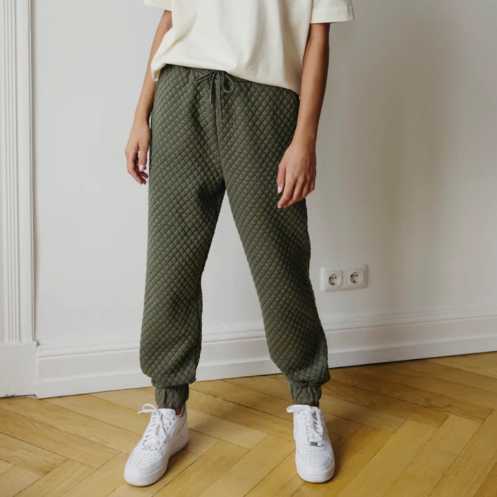 NWOT Stylish sweatpants/joggers